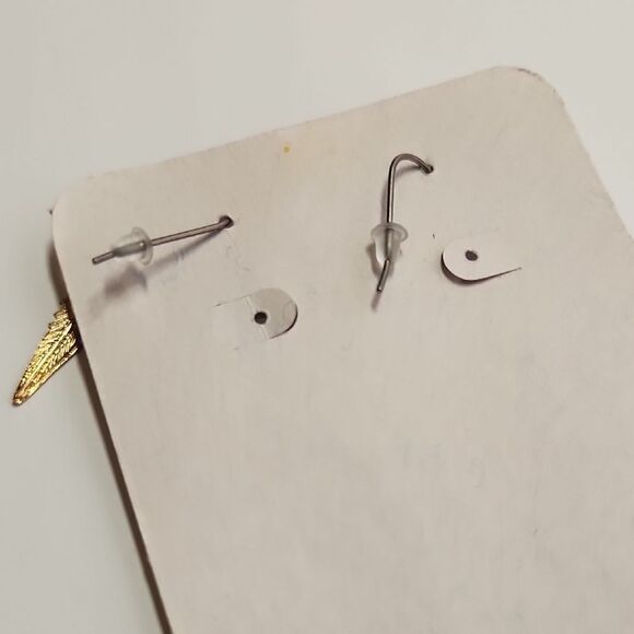 Foothill Designs Gold tone feather and Clear bear Earrings - Picture 3 of 3